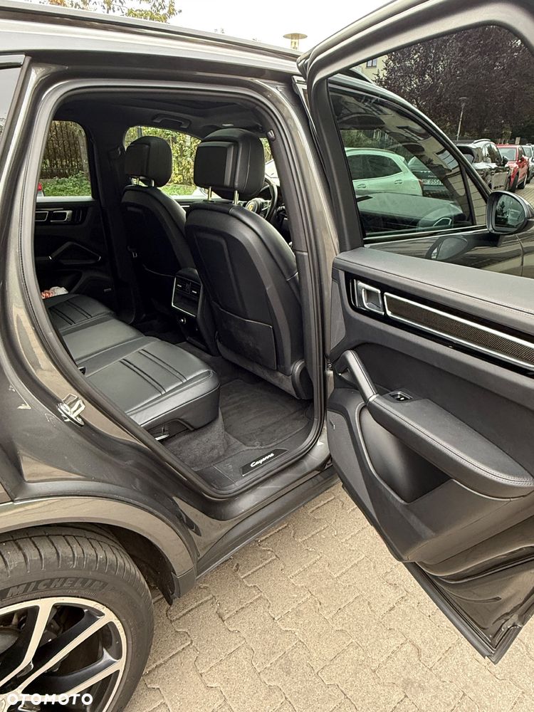 Porsche Cayenne - 17