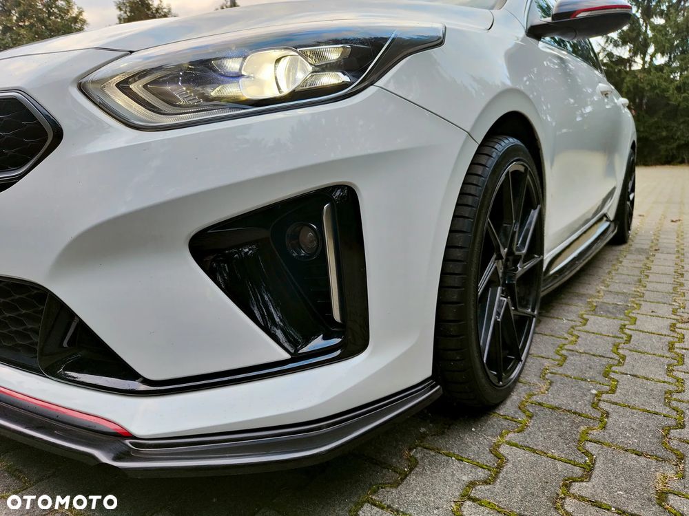 Kia ProCeed - 9