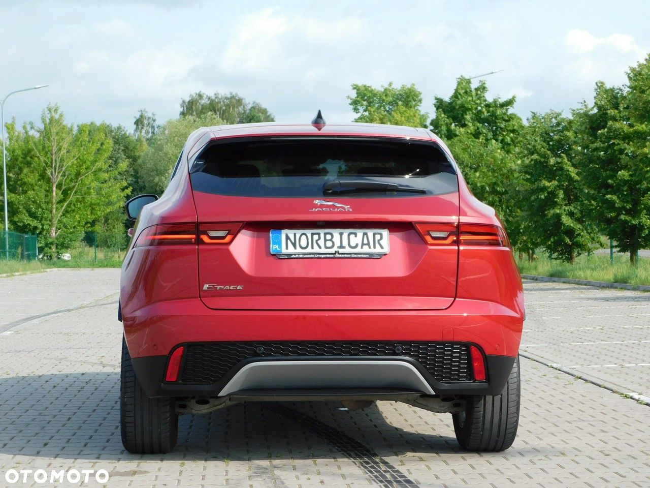 Jaguar E-Pace - 28