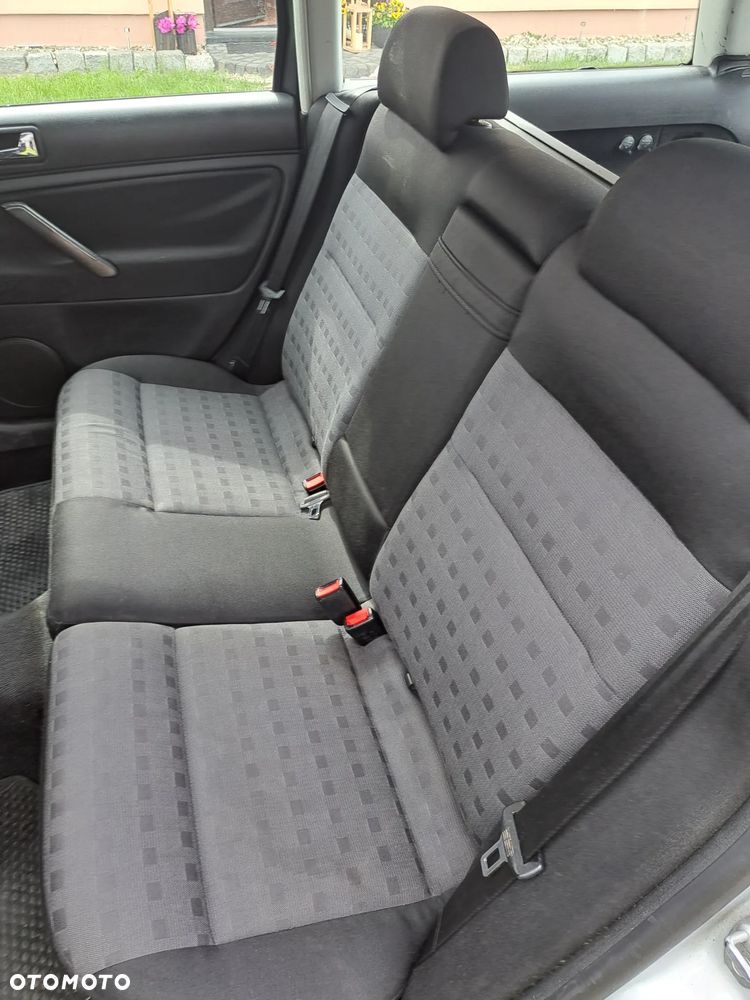 Volkswagen Passat 1.8T - 10