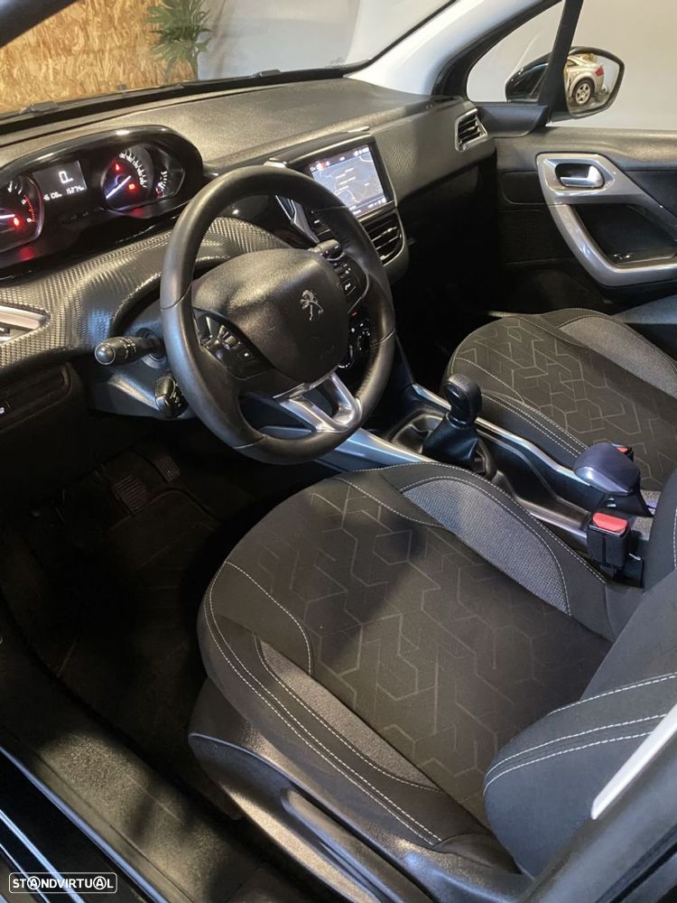 Peugeot 2008 1.5 BlueHDi Style - 31