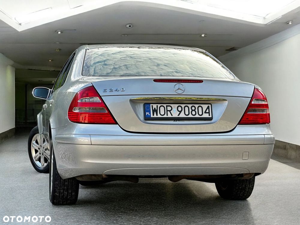 Mercedes-Benz Klasa E 240 Classic - 11