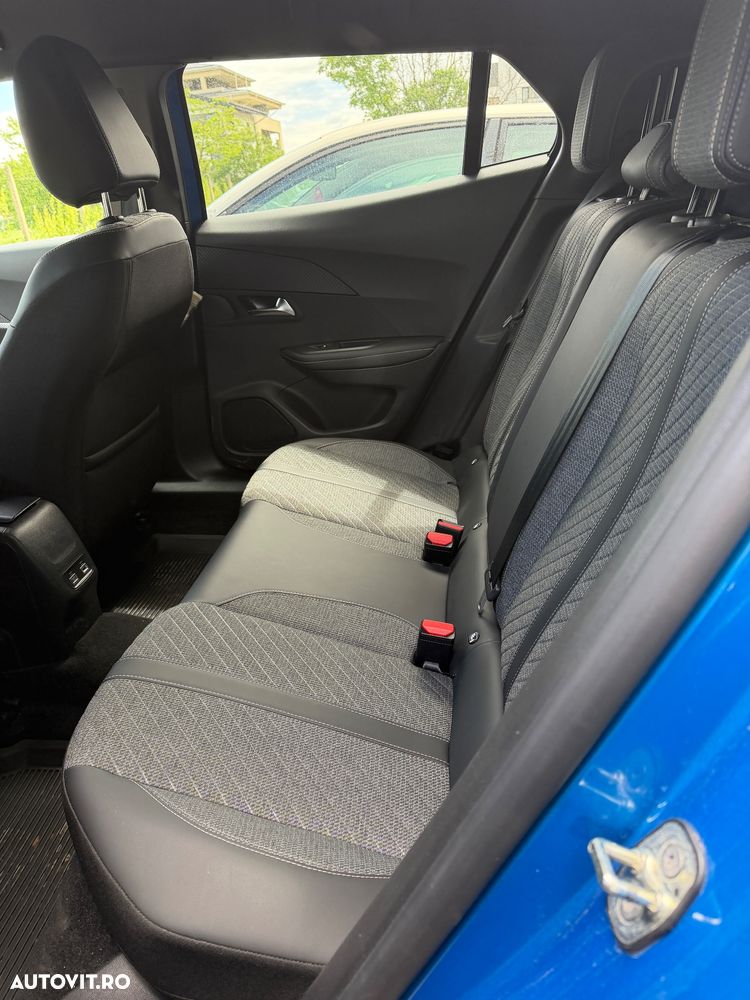Peugeot 2008 1.2 L PureTech STT EAT8 Allure - 12