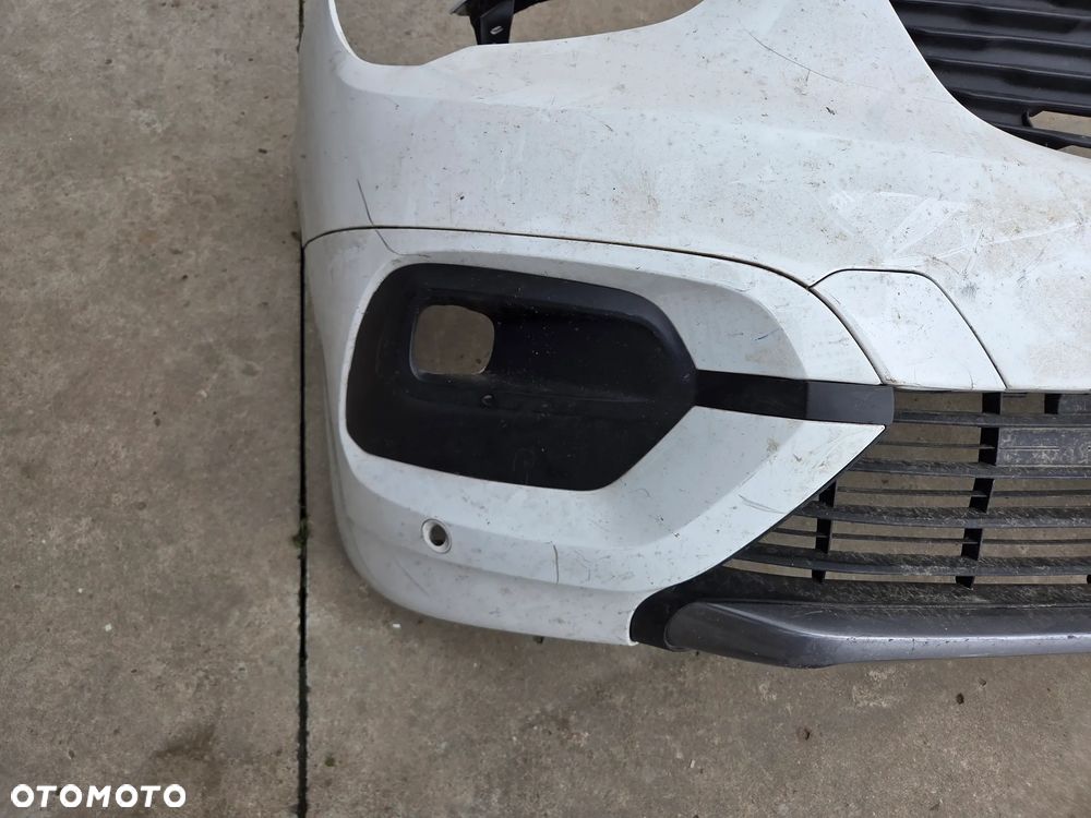 Zderzak przedni Opel Combo E - 10