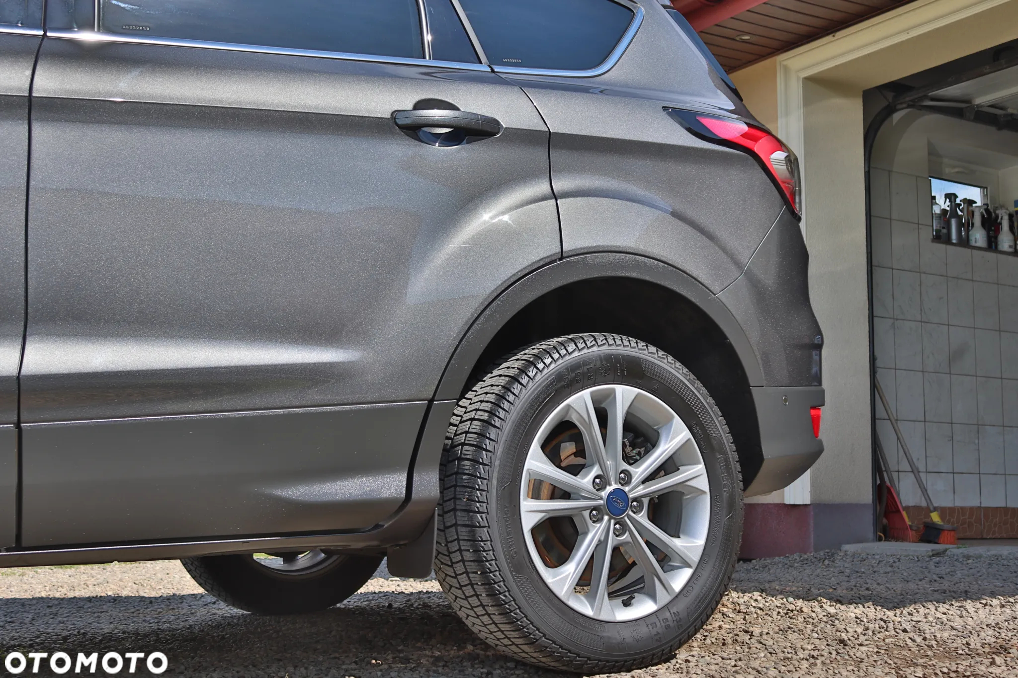 Ford Kuga 2.0 TDCi 2x4 Business Edition - 13