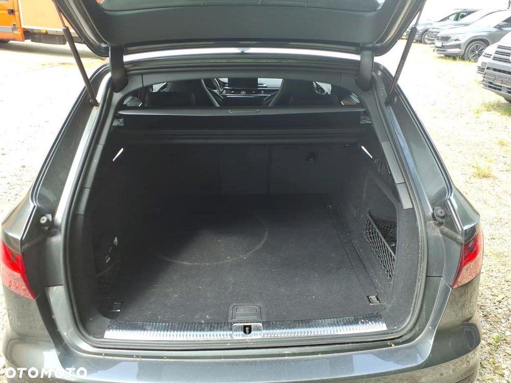 Audi A4 Avant 40 TFSI S tronic S line - 12