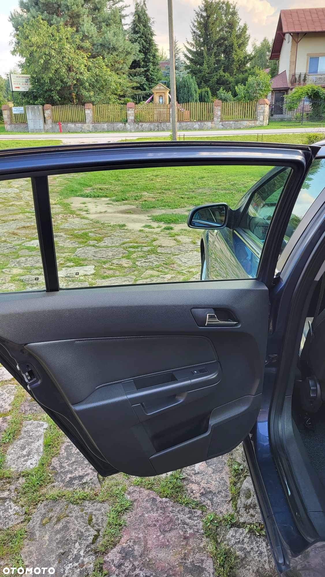 Opel Astra 1.7 CDTI DPF Cosmo - 12
