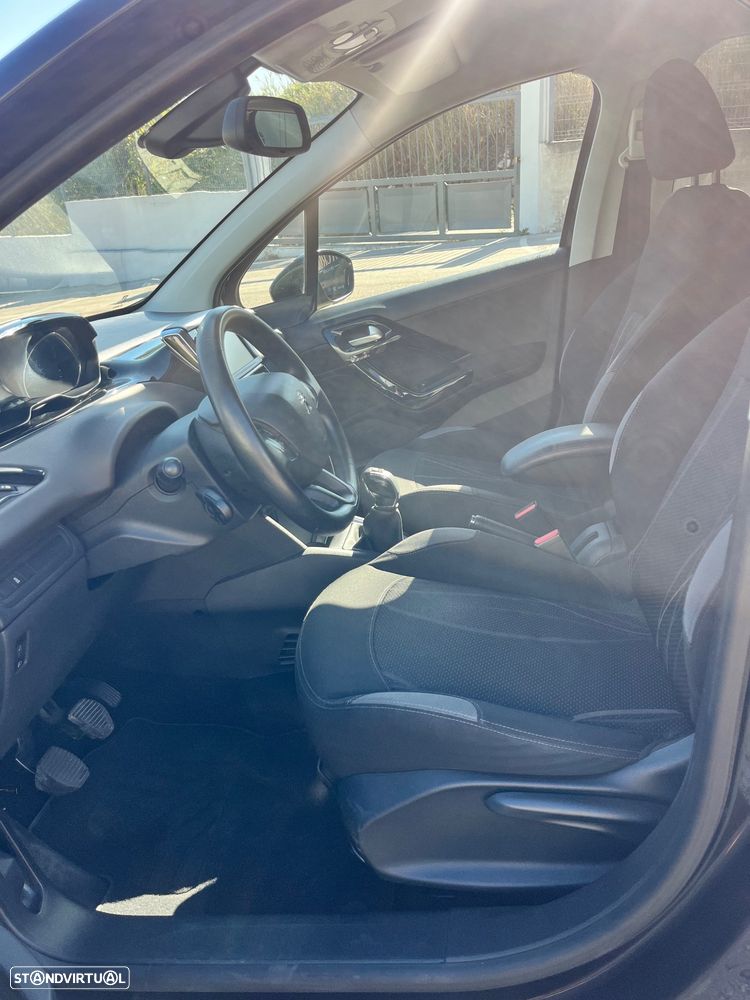 Peugeot 208 1.4 VTi Allure - 12