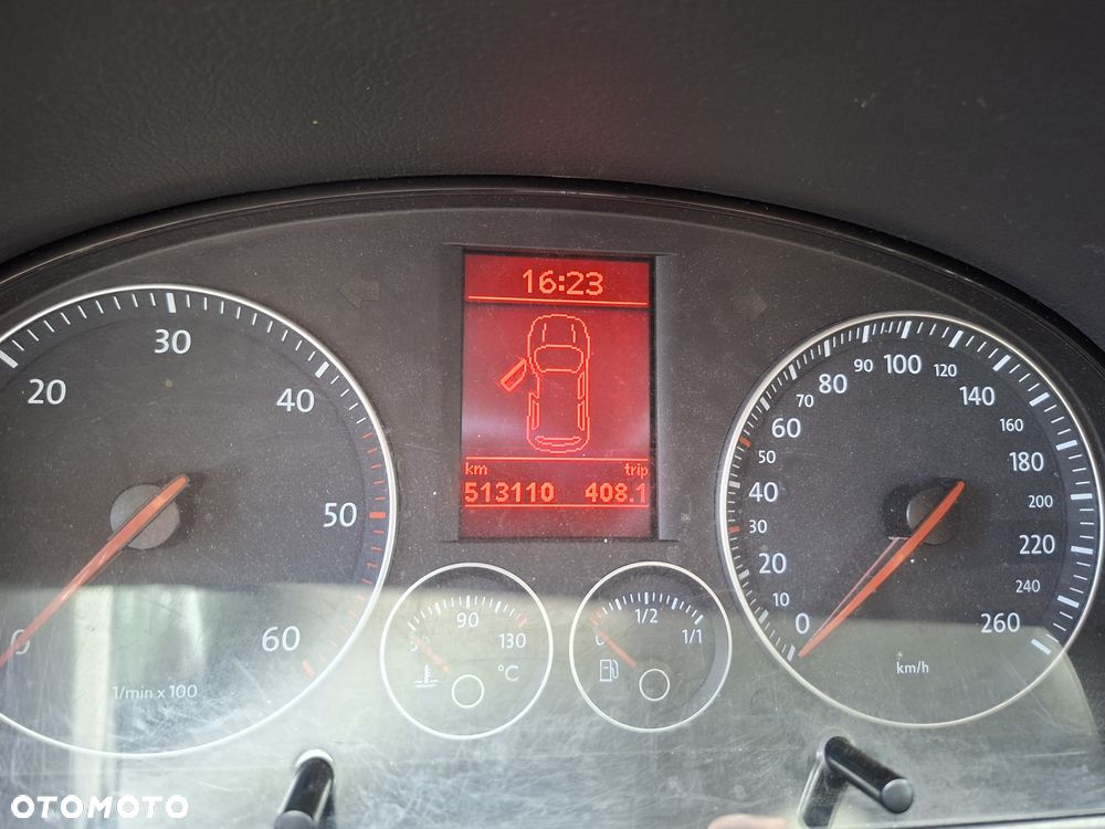 Volkswagen Touran - 5