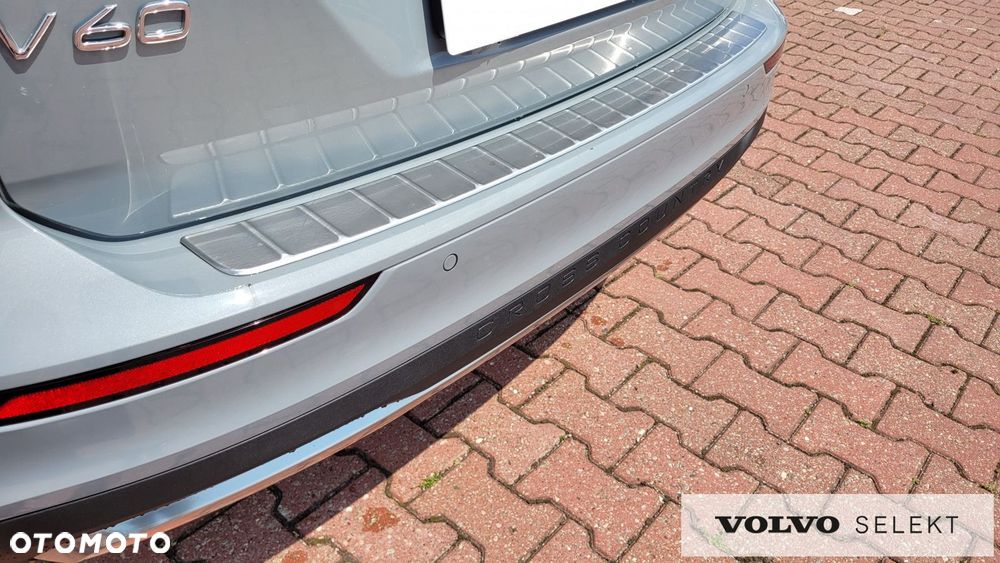 Volvo V60 Cross Country - 18