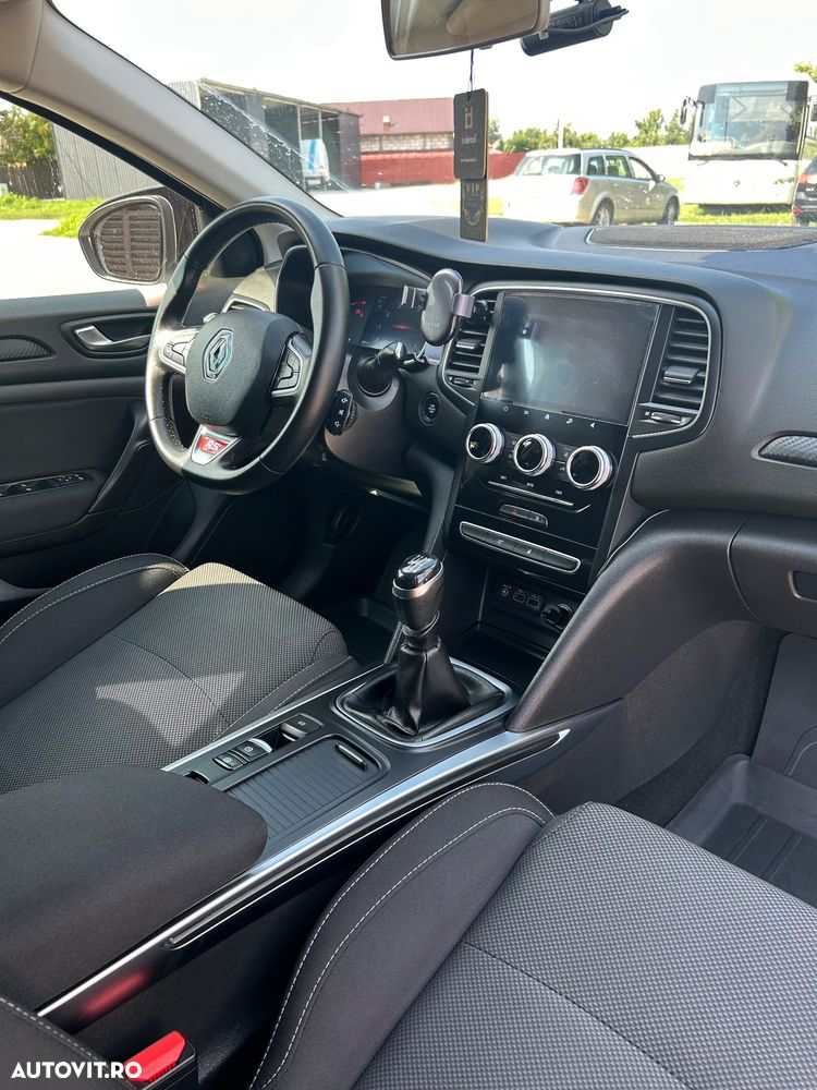 Renault Megane TCe 140 GPF Equilibre - 9