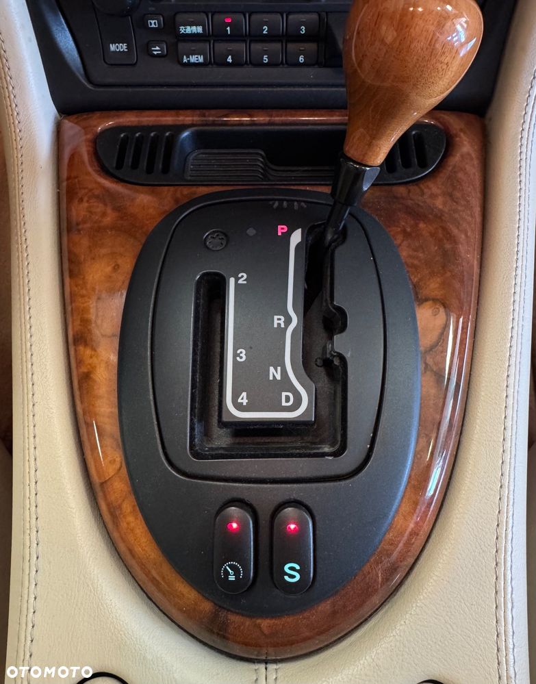 Jaguar XK8 - 18