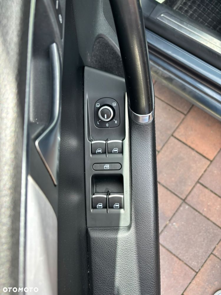 Volkswagen Passat - 17