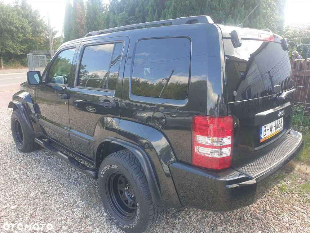 Jeep Liberty - 2