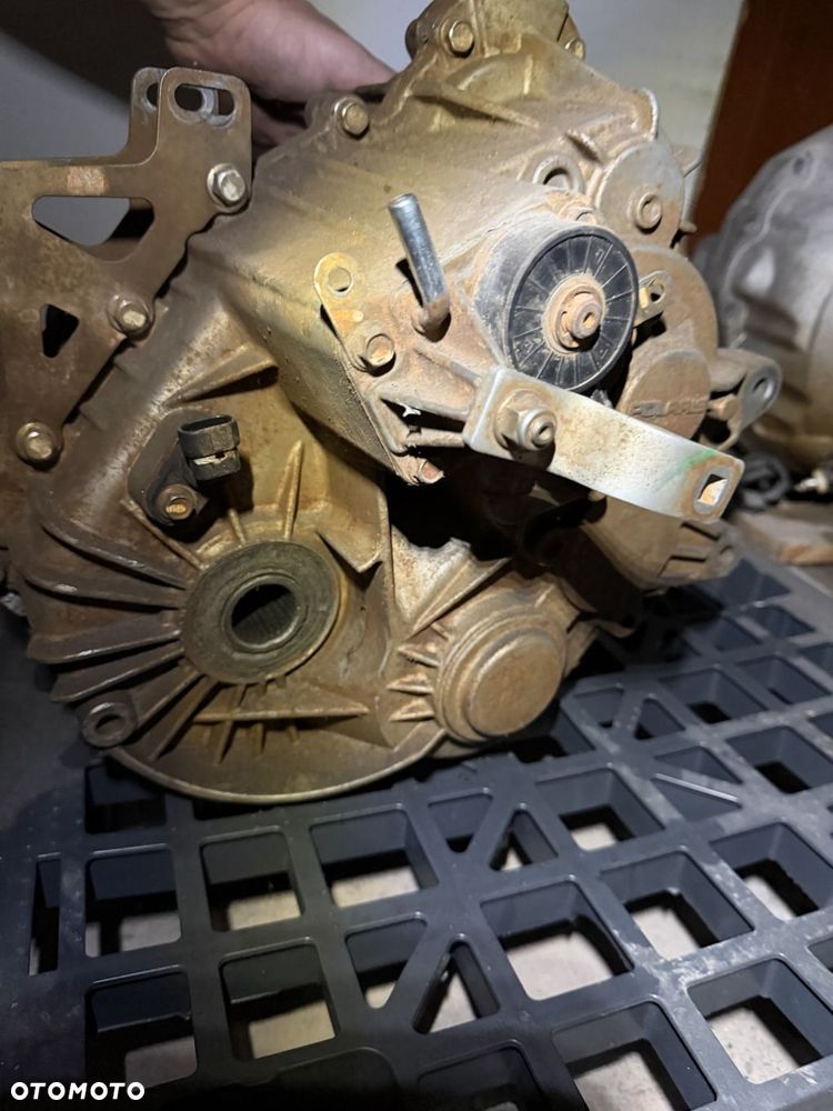 Polaris RZR 900 skrzynia biegow PART 1333462 - obudowa uszkodzona - 4