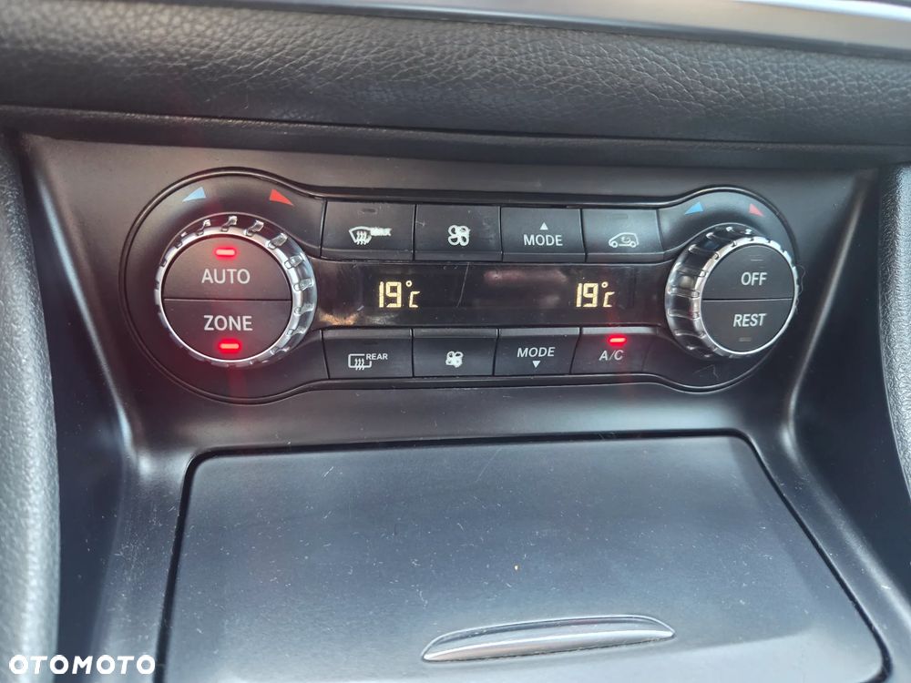 Mercedes-Benz GLA 250 4-Matic - 12