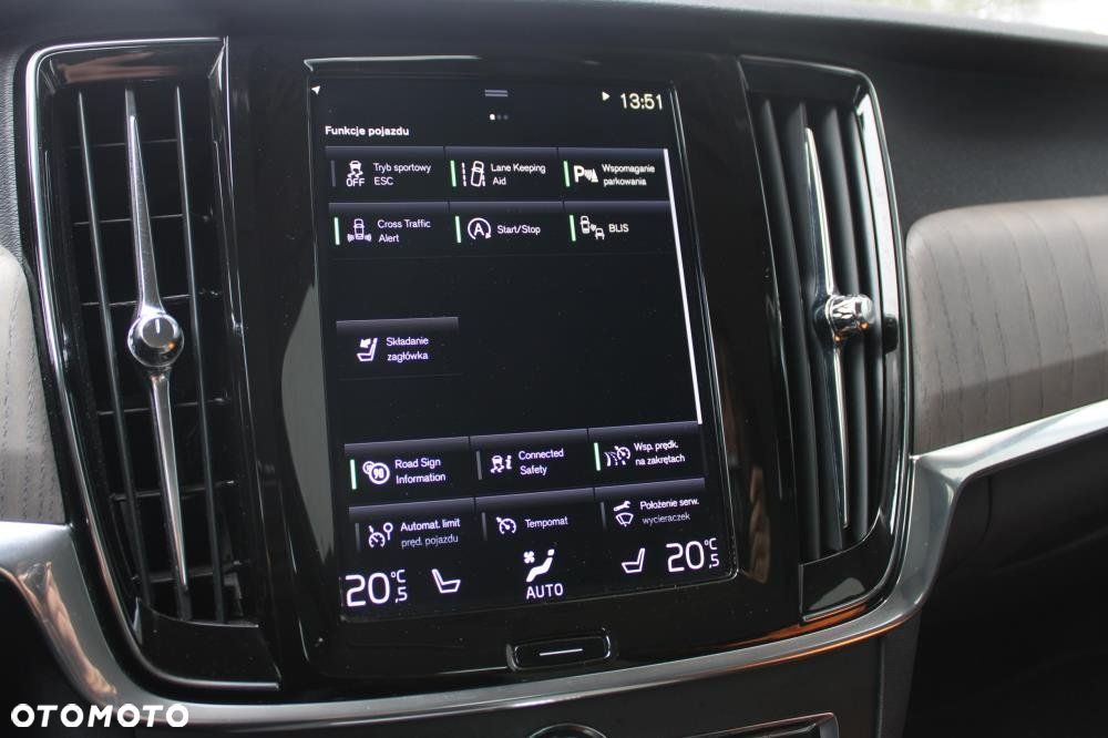 Volvo V90 Cross Country - 23