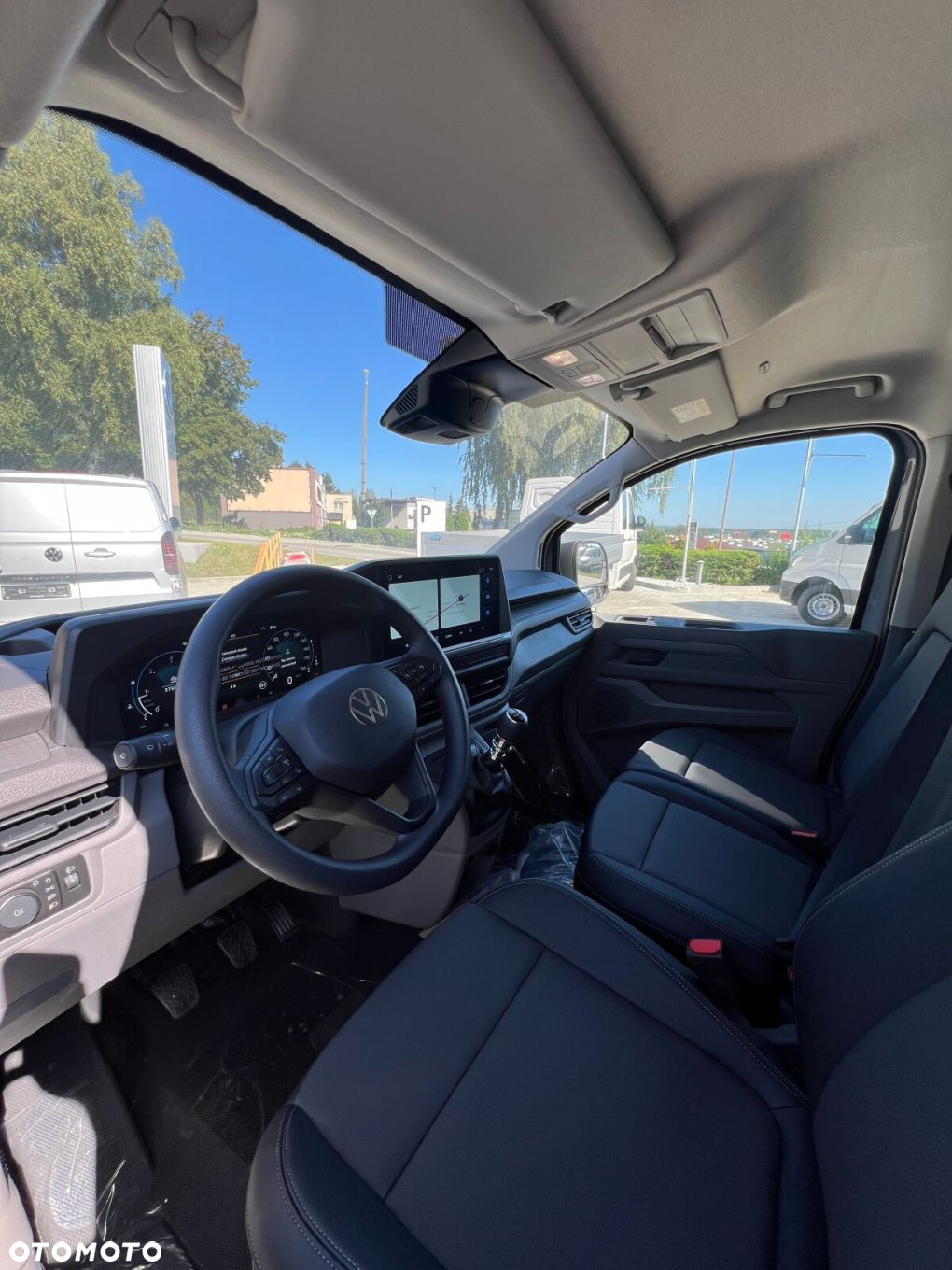 Volkswagen Transporter Furgon silnik: 2,0 l TDI 150 KM / skrzynia biegów: 6-biegowa manualna rozstaw osi: 3500 mm - 9
