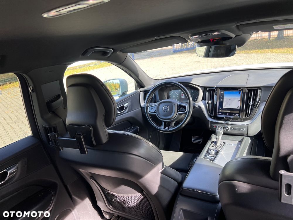 Volvo XC 60 D4 AWD R-Design - 12