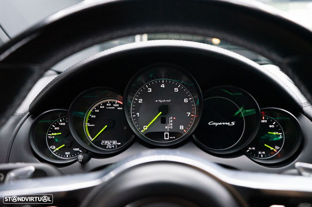 Porsche Cayenne S E-Hybrid Platinum Edition - 45