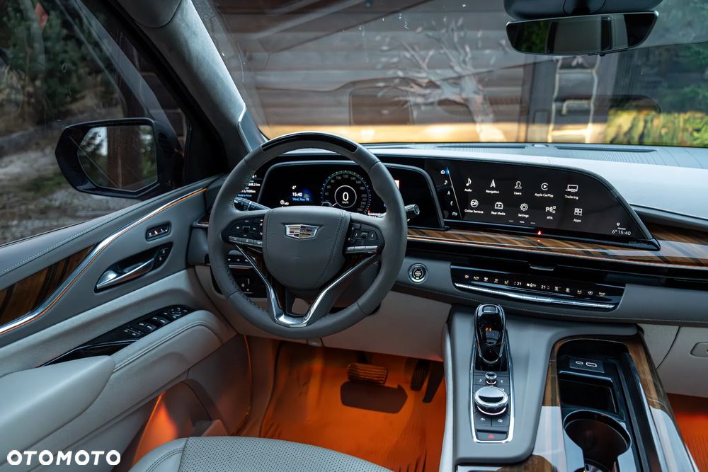 Cadillac Escalade - 28