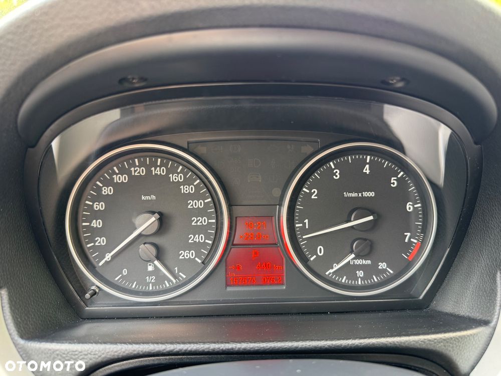 BMW Seria 3 325i xDrive - 30