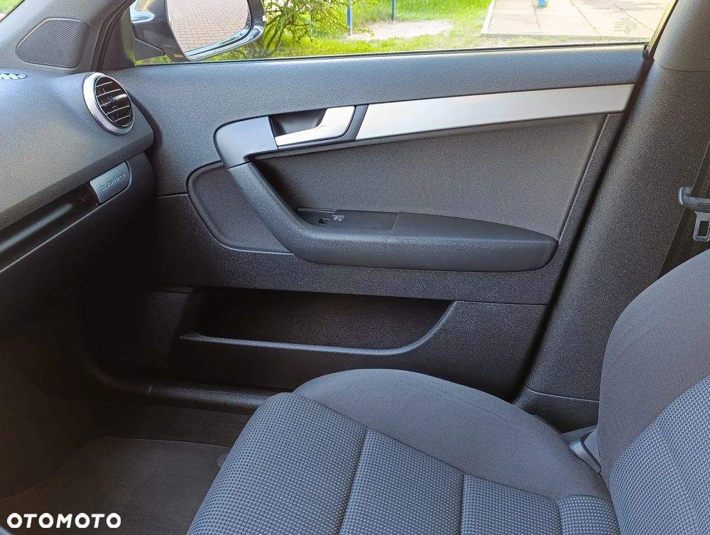 Audi A3 2.0 TDI Sportback DPF quattro Attraction - 34