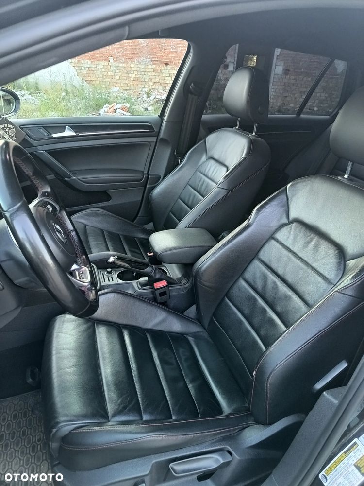 Volkswagen Golf - 12