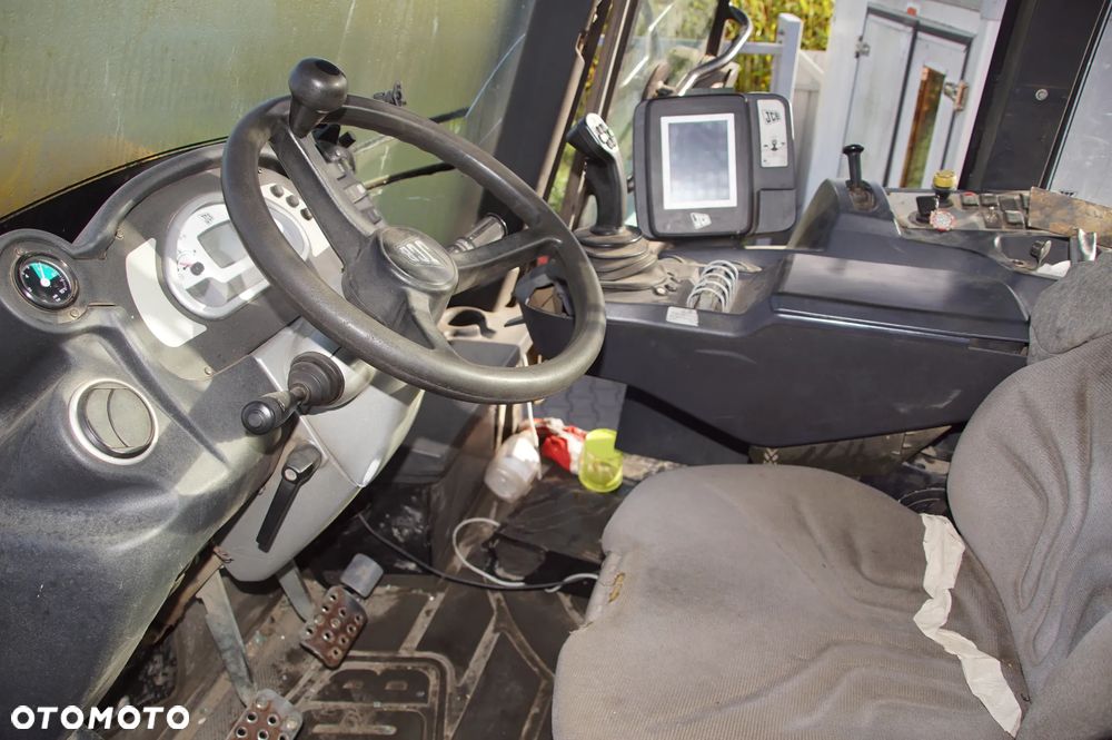 Jcb Fastrac 3230 2012 264km cumins na części masak silnik skrzynia zwolnica most dźwignia przełącznik kabina drzwi maska komputer licznik - 20