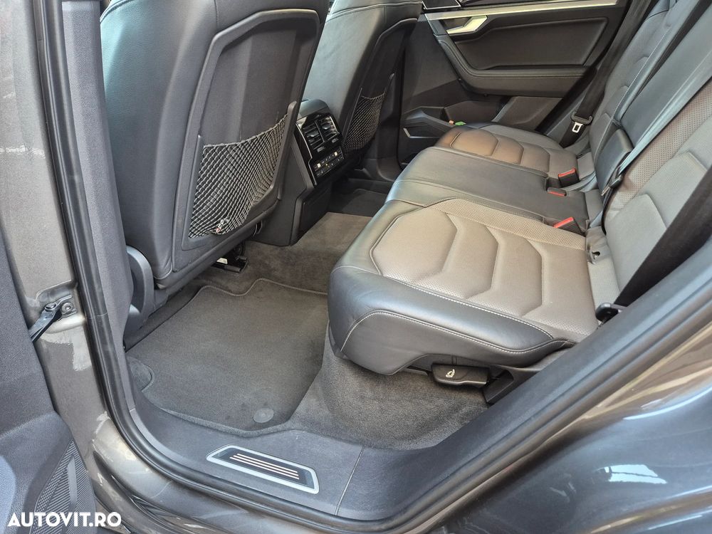 Volkswagen Touareg 3.0 V6 TDI SCR 4Motion Automatik R-Line - 24