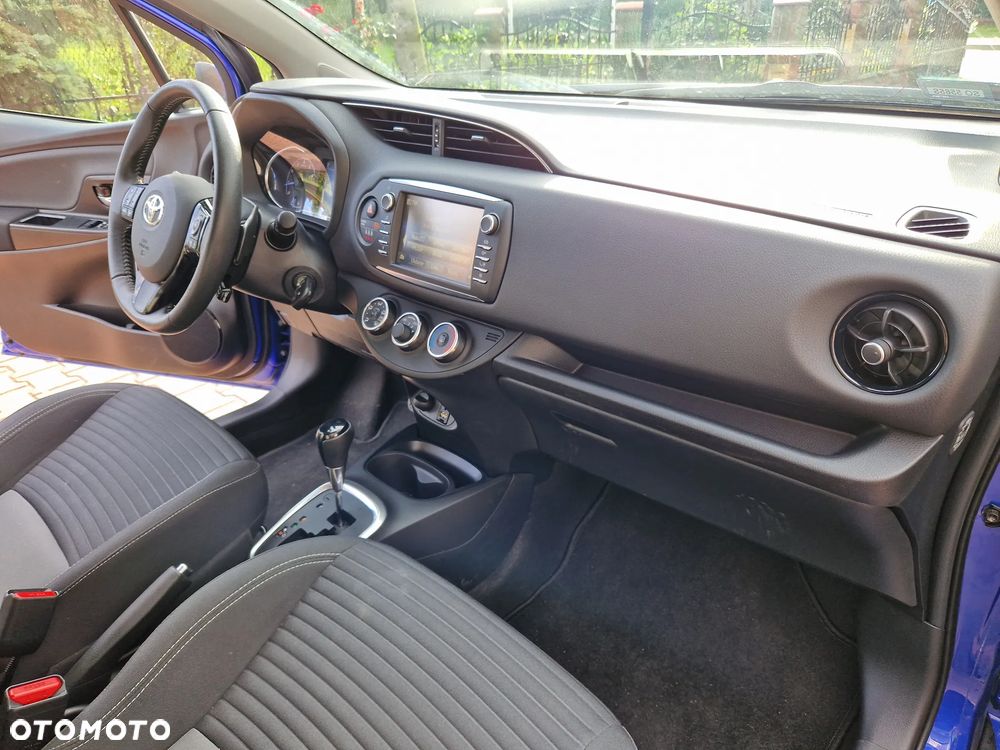 Toyota Yaris 1.5 Premium CVT - 23