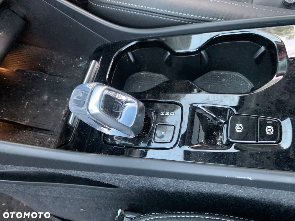 Volvo XC 40 B4 B DKG Ultimate Dark - 17