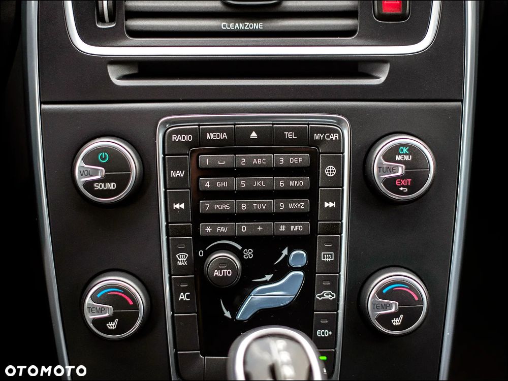Volvo V60 Cross Country - 22