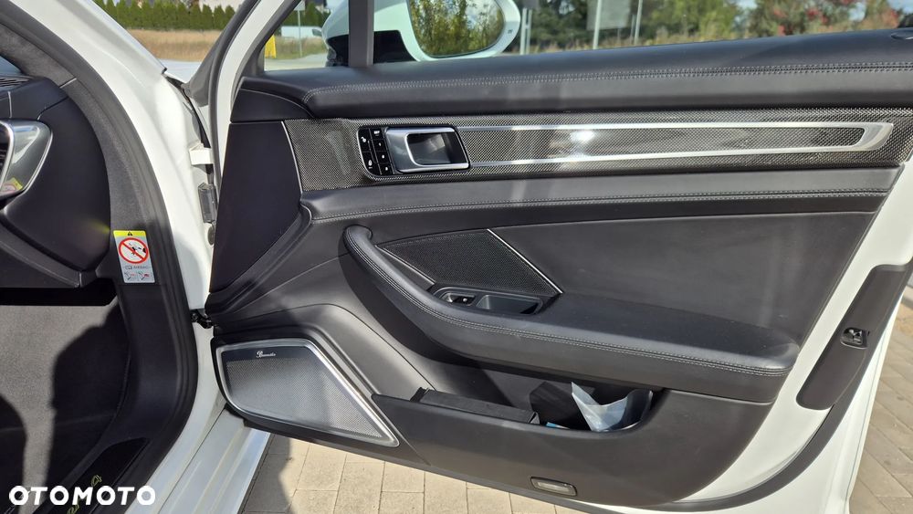 Porsche Panamera 4 E-Hybrid - 11