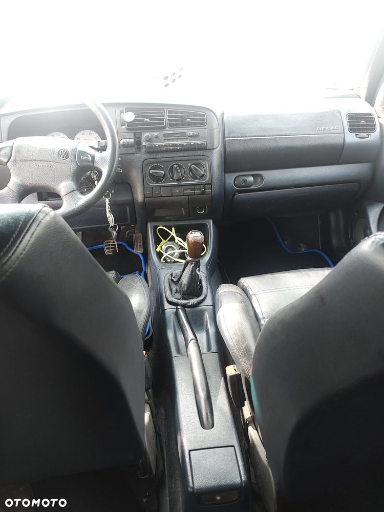 Volkswagen Golf - 10