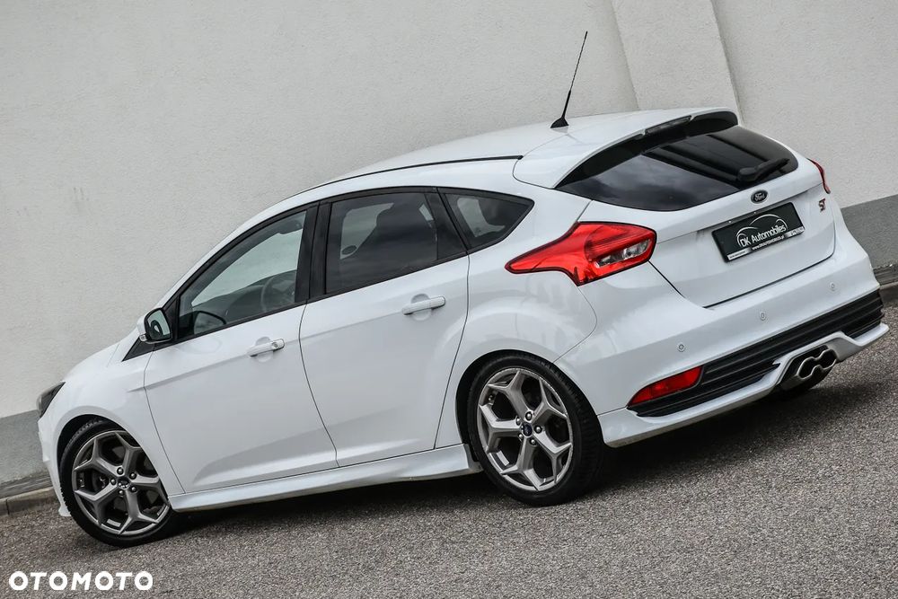 Ford Focus 2.0 EcoBoost ST mit Leder-Sport-Paket - 11