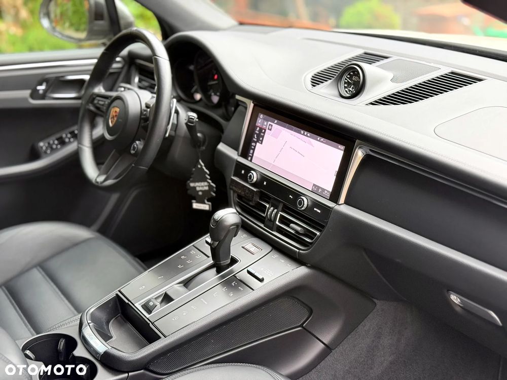Porsche Macan T - 23