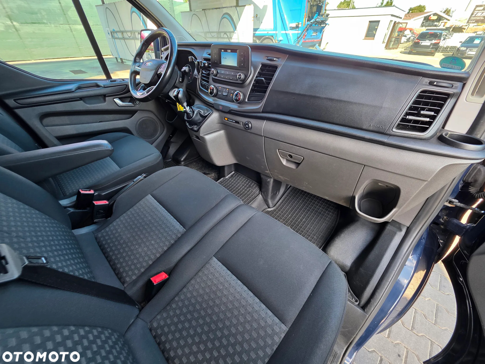 Ford Transit Custom 310 L2H1 Limited - 11