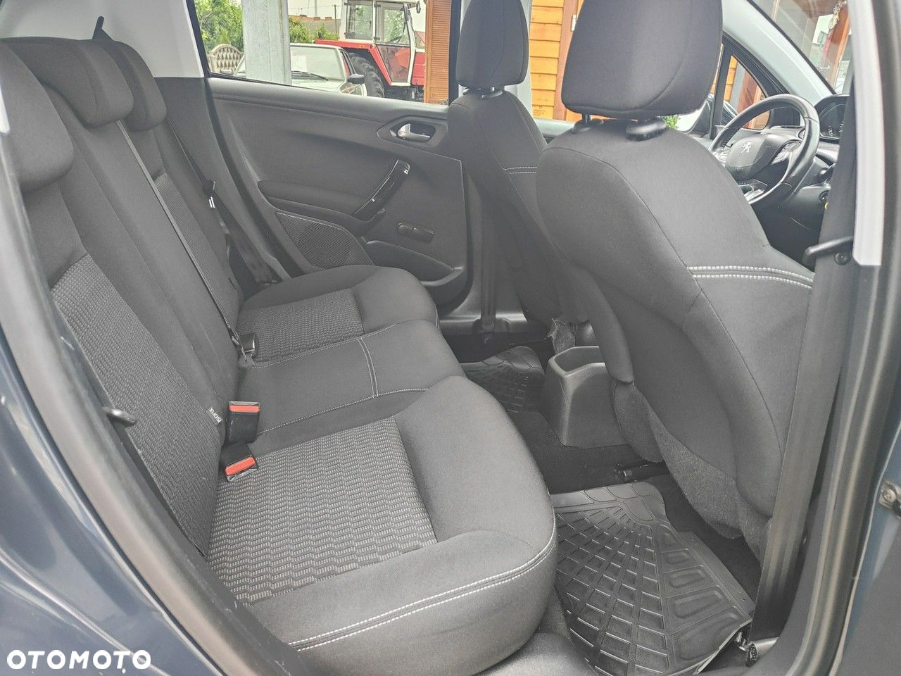 Peugeot 208 - 22