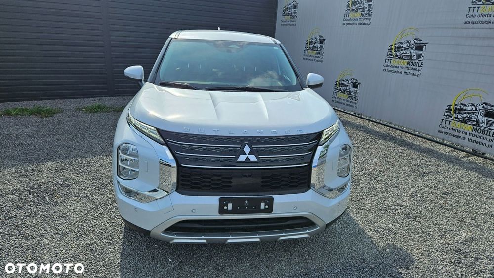 Mitsubishi Outlander - 8