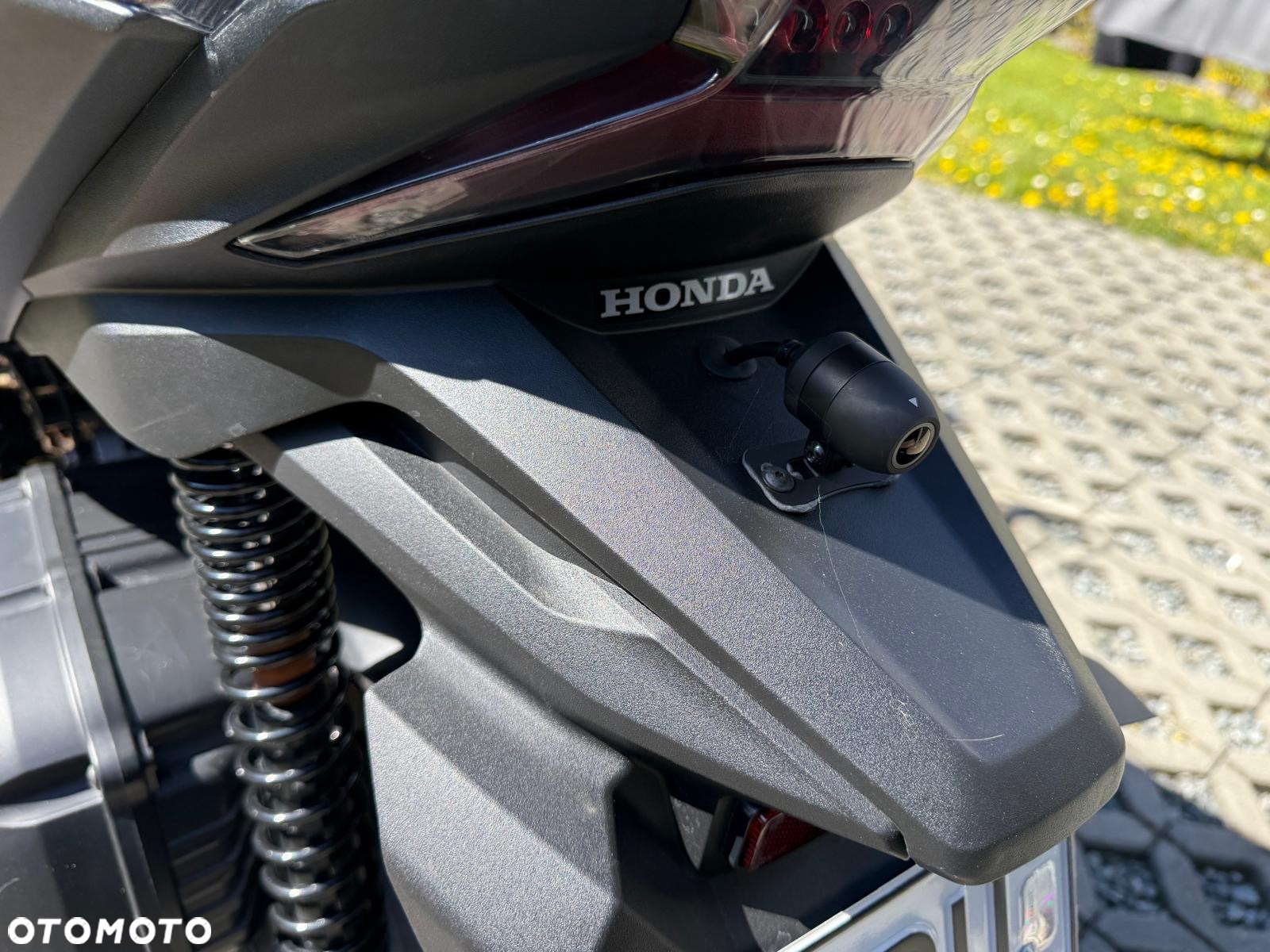 Honda NSS - 8