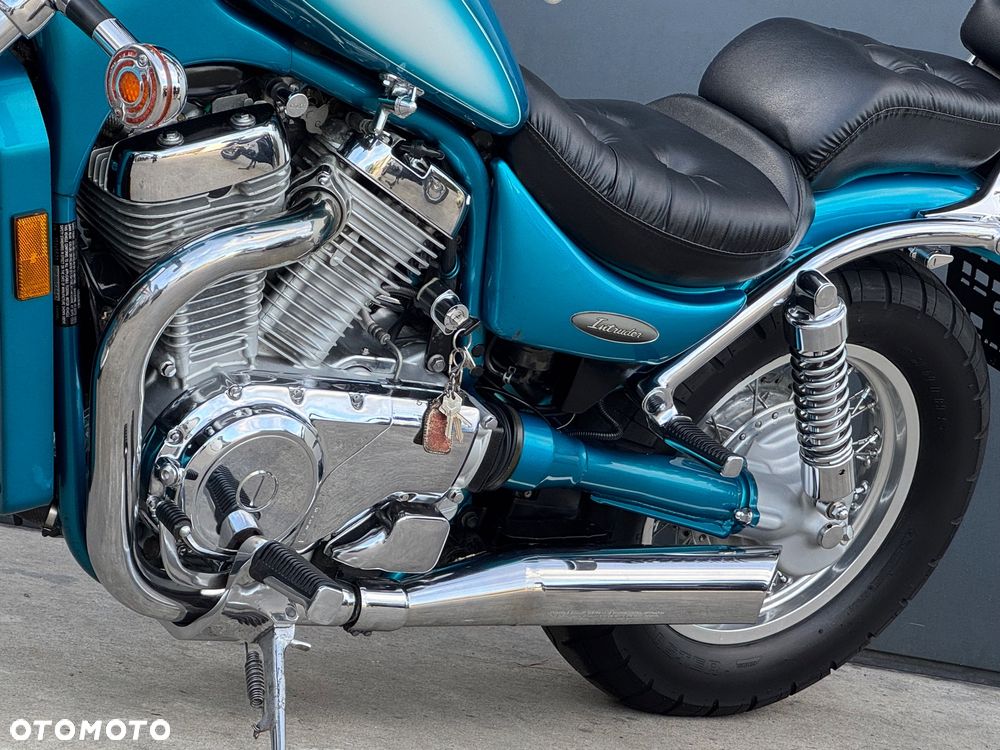 Suzuki Intruder - 23