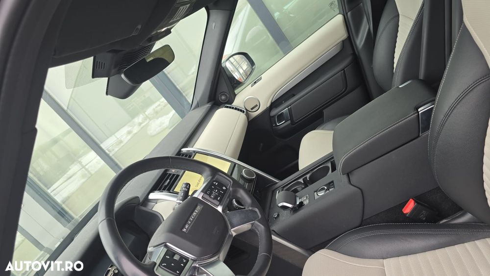 Land Rover Discovery 3.0D 250 MHEV R-Dynamic SE - 3