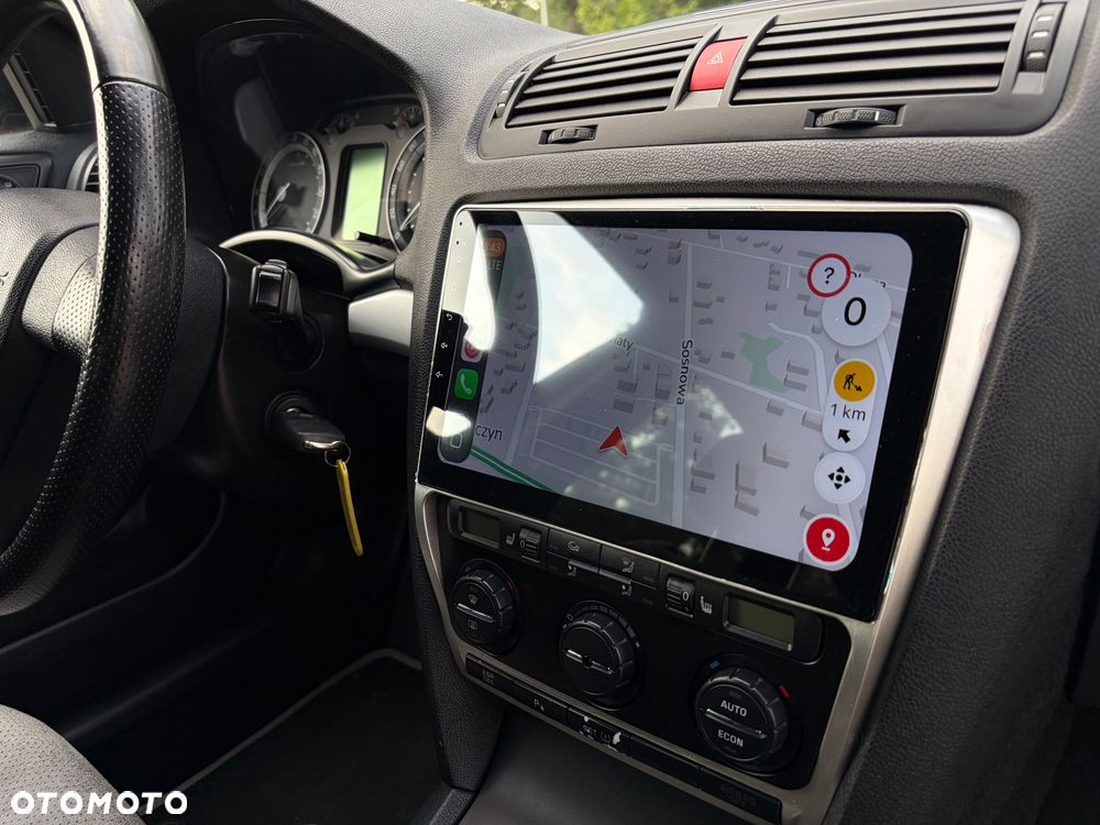 Skoda Octavia 2.0 TDI CR DPF RS - 20