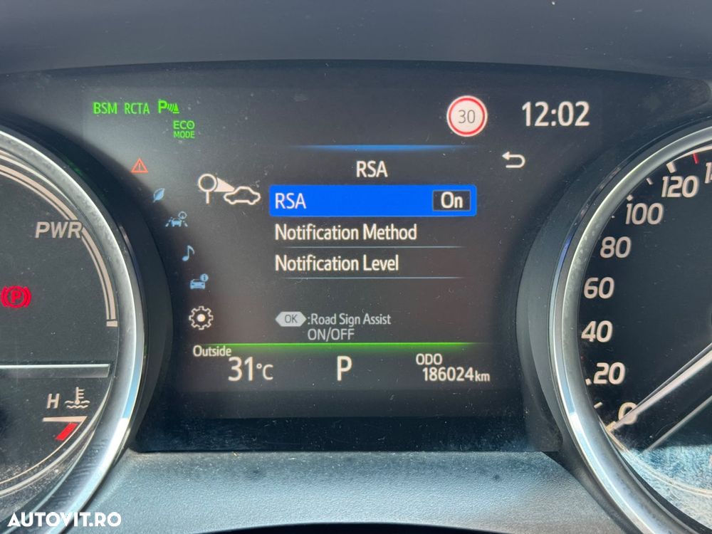 Toyota Camry 2.5 Dynamic - 25