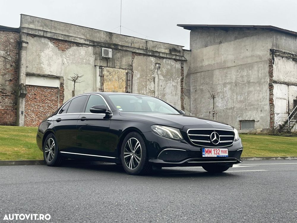 Mercedes-Benz E 220 d 4Matic T 9G-TRONIC Avantgarde - 36