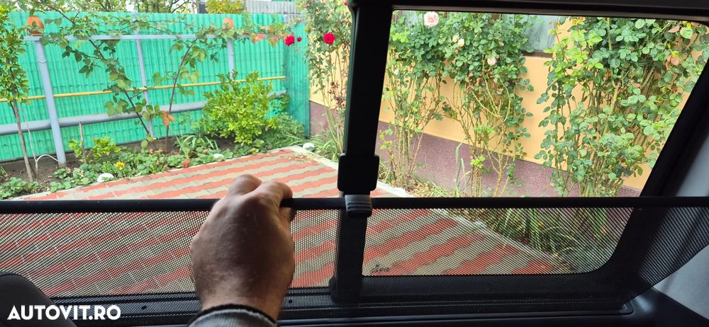 Volkswagen Caravelle - 24