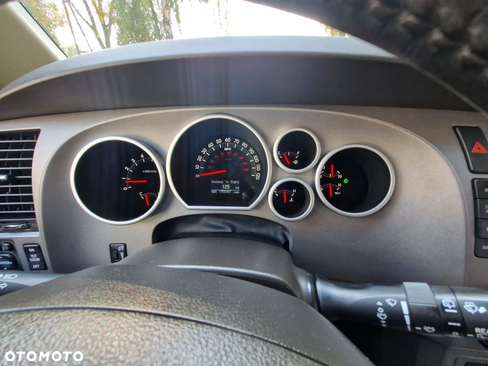 Toyota Sequoia - 21