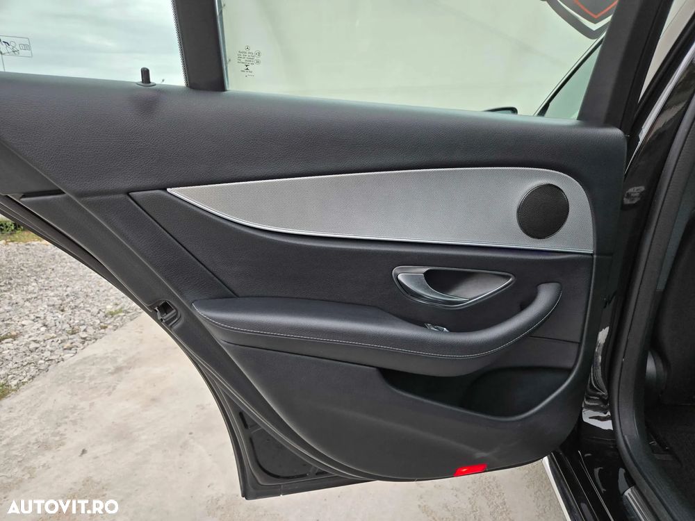 Mercedes-Benz E 220 d T 9G-TRONIC Avantgarde - 24