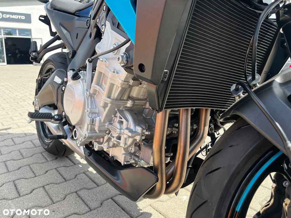 CFMoto 675NK - 18